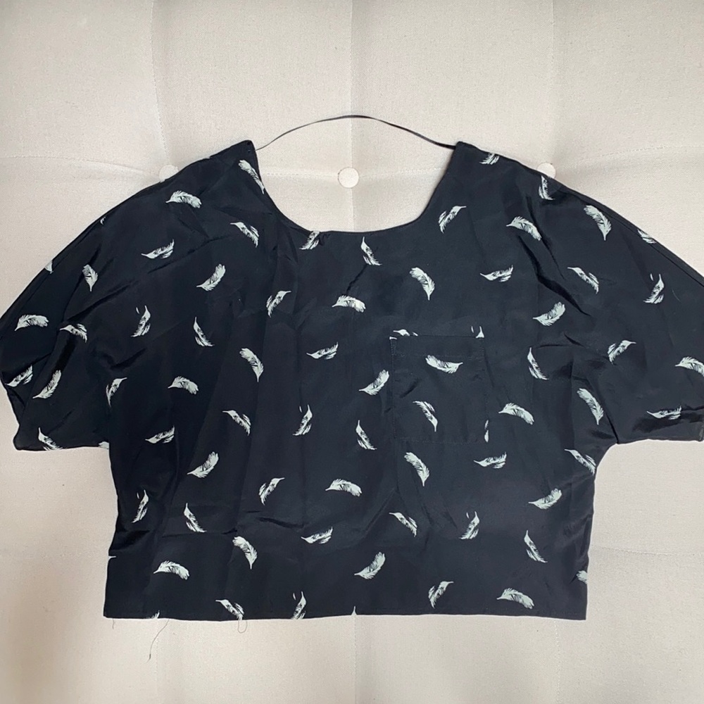 crop top with feather design